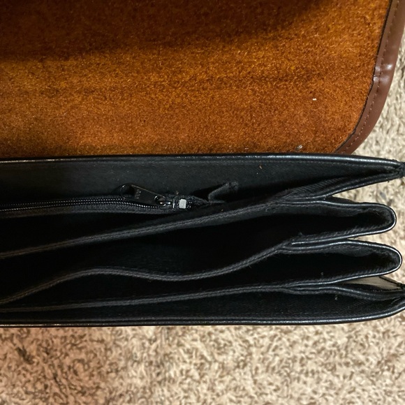 Adriana Vintage Two-Tone Leather Envelope Portfolio Handbag - Picture 10 of 10